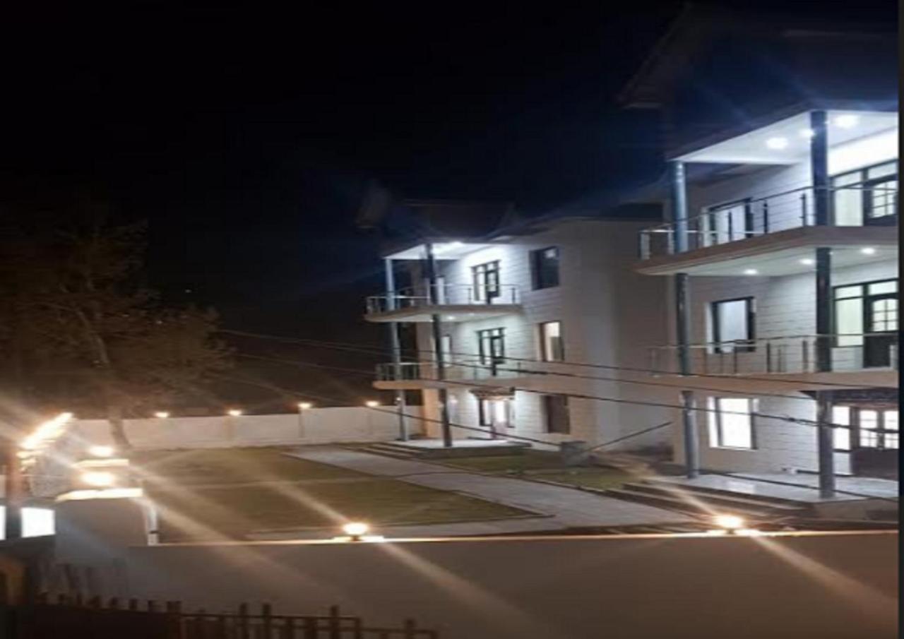 Hotel Kargil Heights ภายนอก รูปภาพ