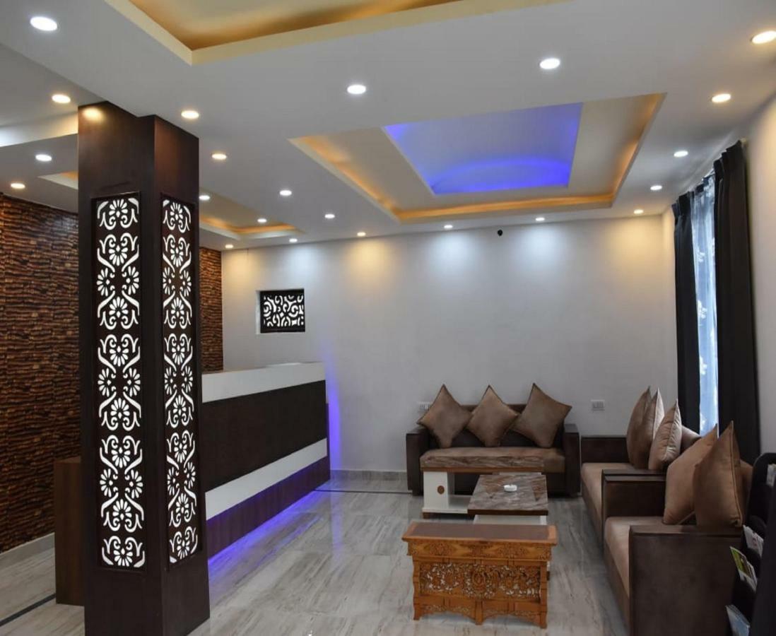 Hotel Kargil Heights ภายนอก รูปภาพ