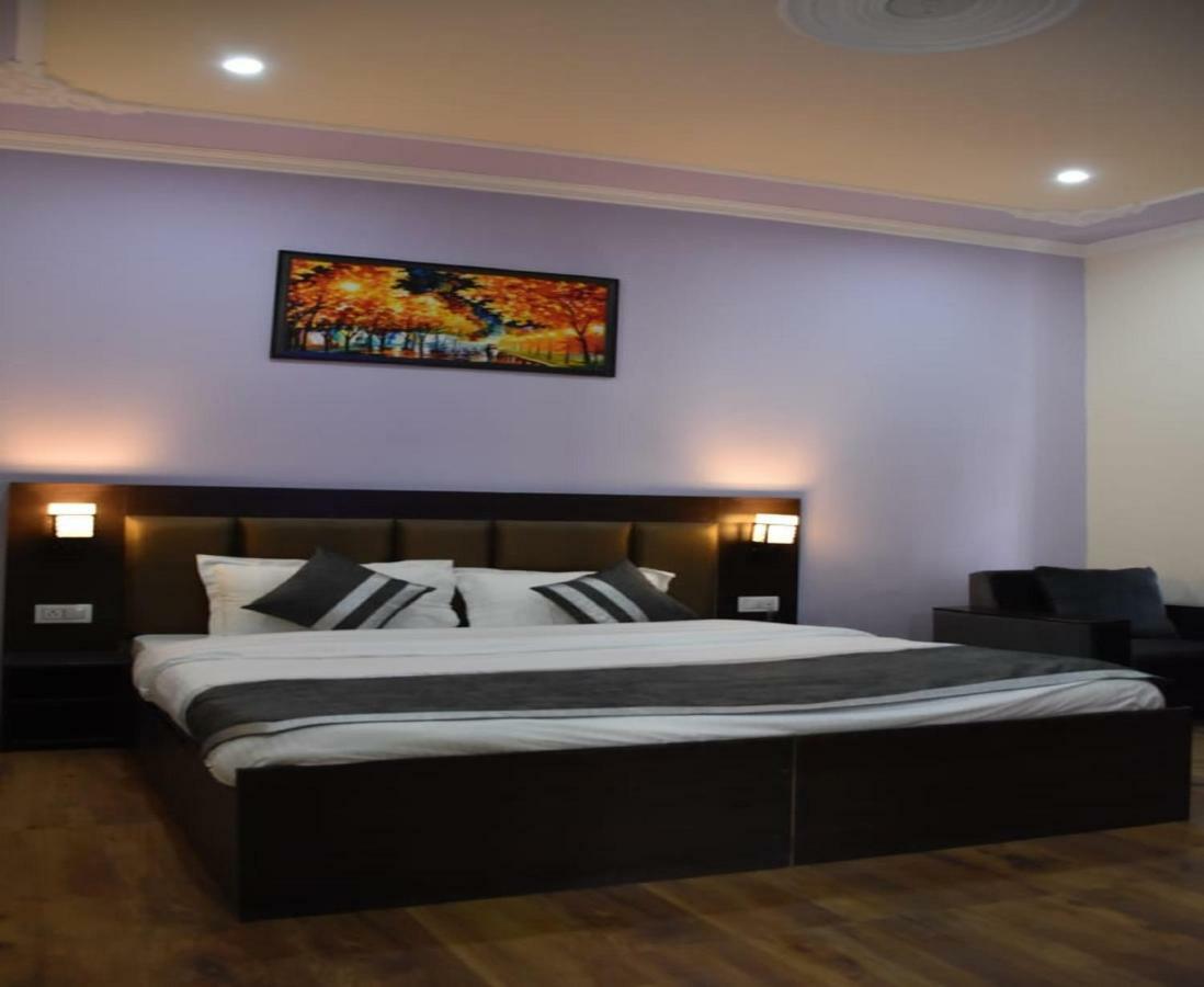 Hotel Kargil Heights ภายนอก รูปภาพ