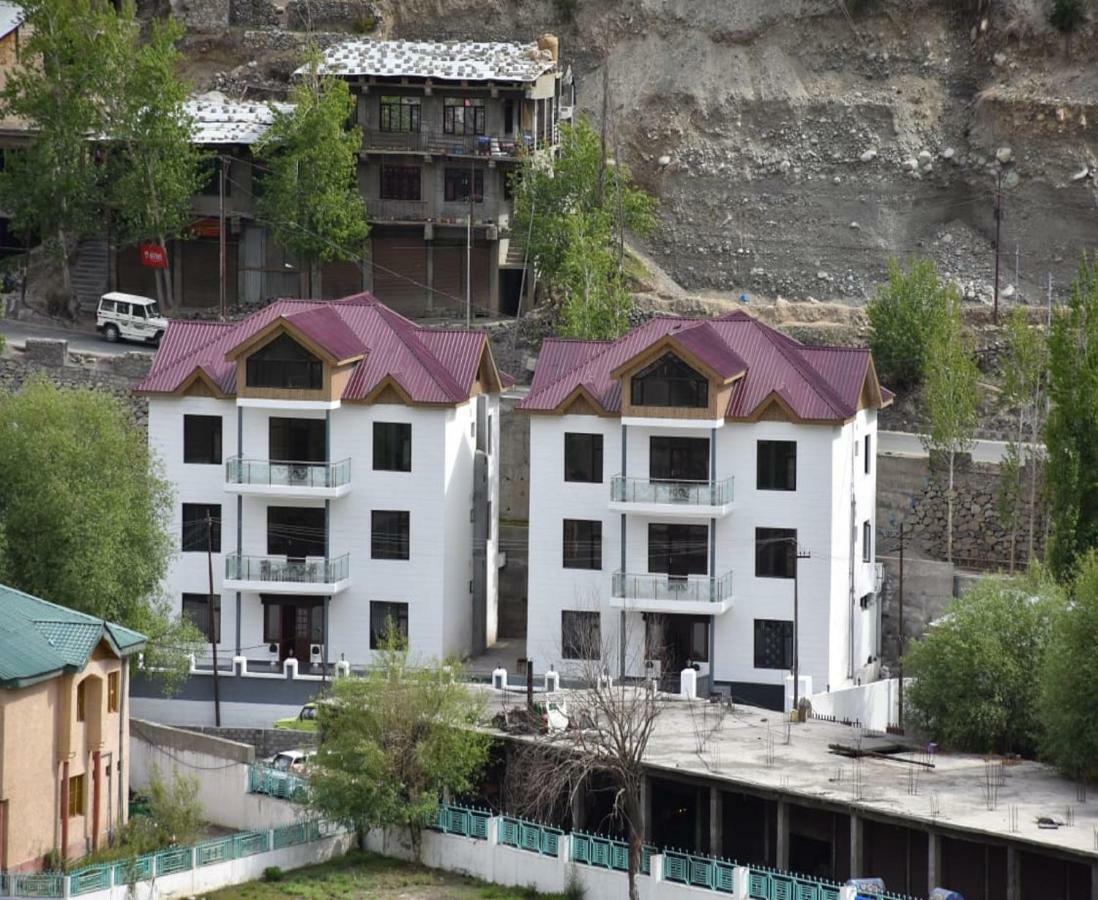 Hotel Kargil Heights ภายนอก รูปภาพ