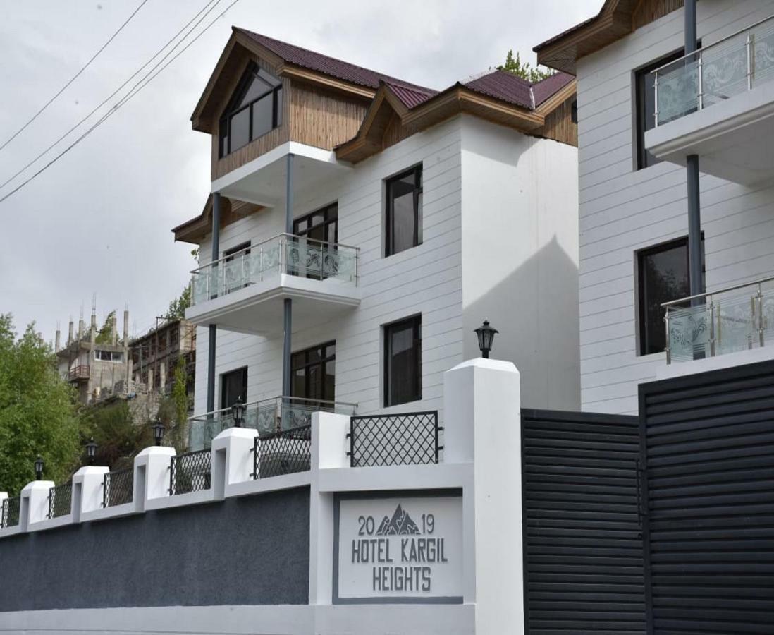 Hotel Kargil Heights ภายนอก รูปภาพ